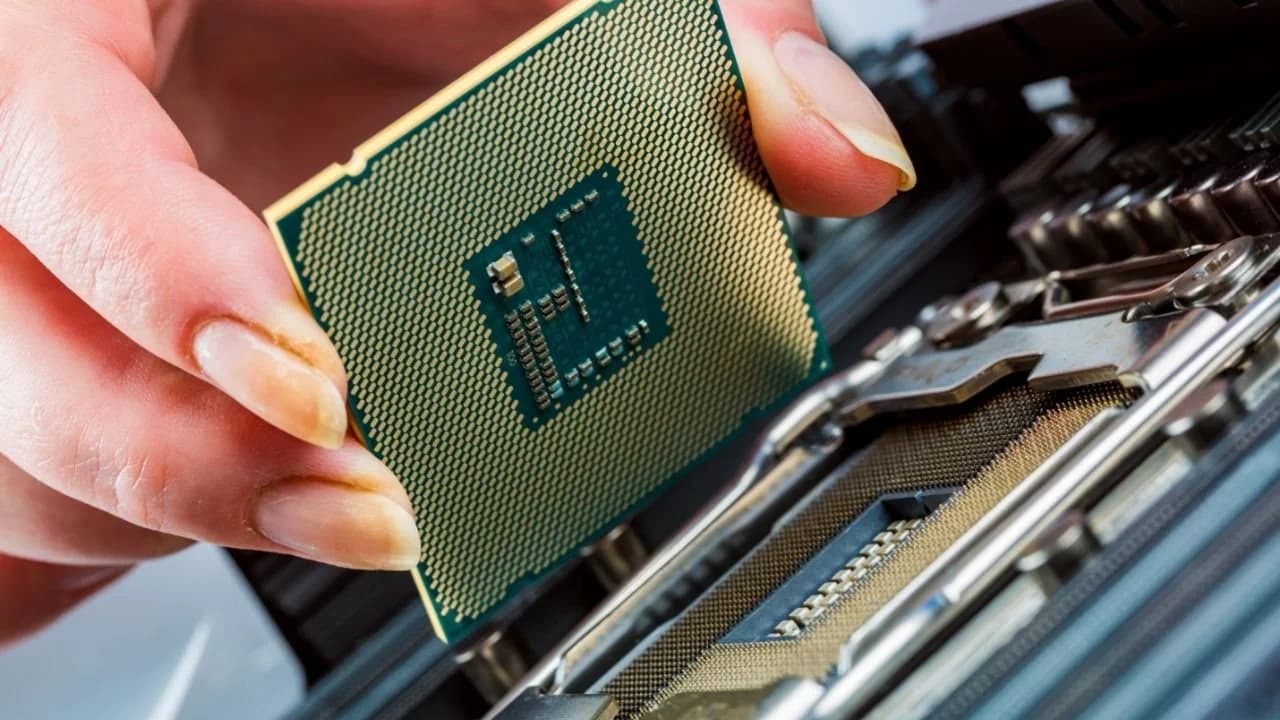 Come rimuovere e pulire la CPU