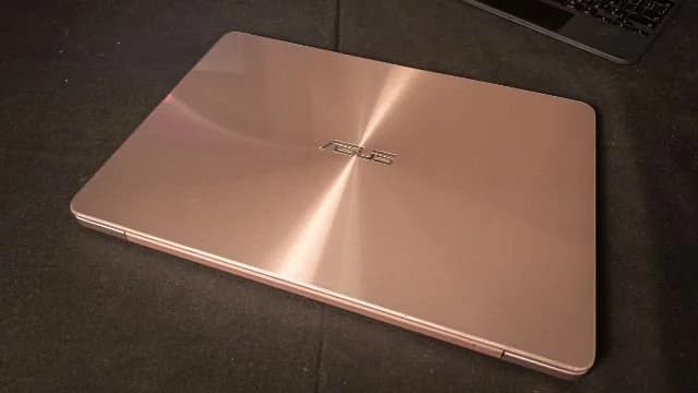 ASUS ZenBook U4100U - Pulizia e sostituzione della pasta termica