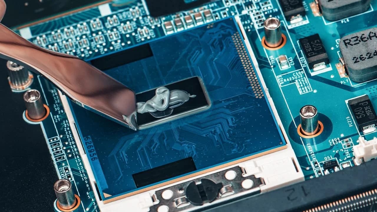 Quanto tempo ci vuole perché la pasta termica funzioni?