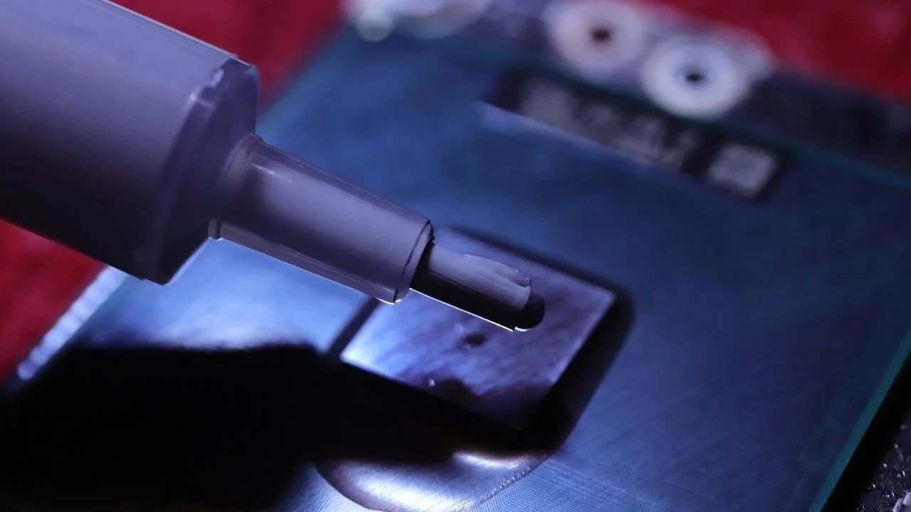 La pasta termica scade nel tubetto? Dal punto di vista pratico e tecnico