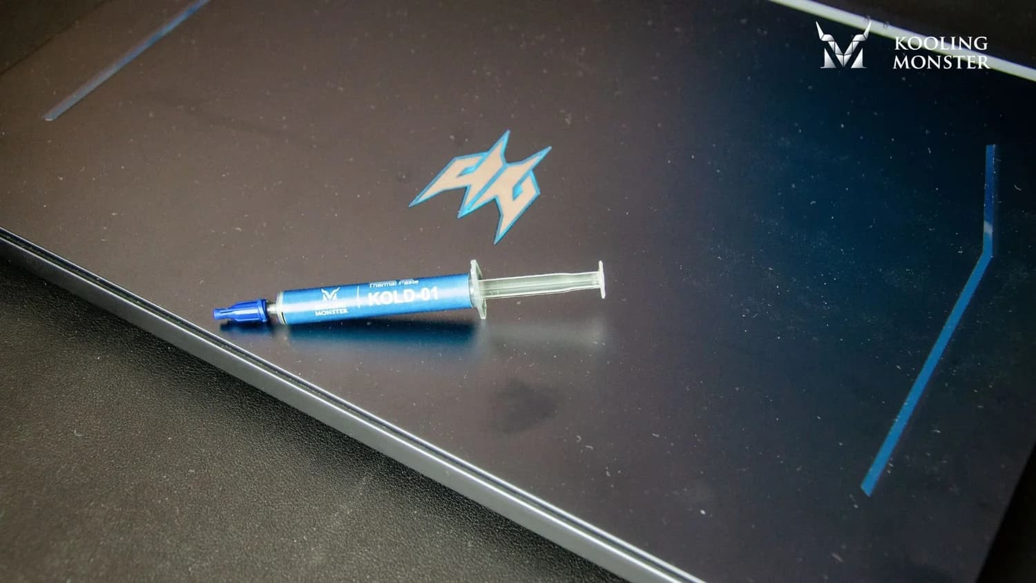 Acer PREDATOR HELIOS 300 — Pulizia e sostituzione della pasta termica