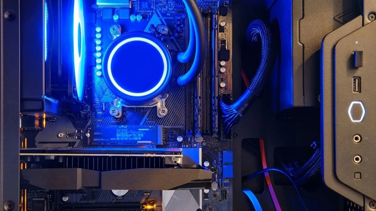 Con il watercooling serve la pasta termica?